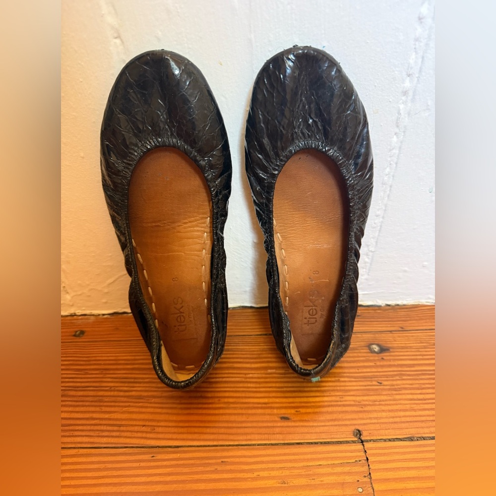 Tieks Black Croc Textured Ballet Flats - Size: 8